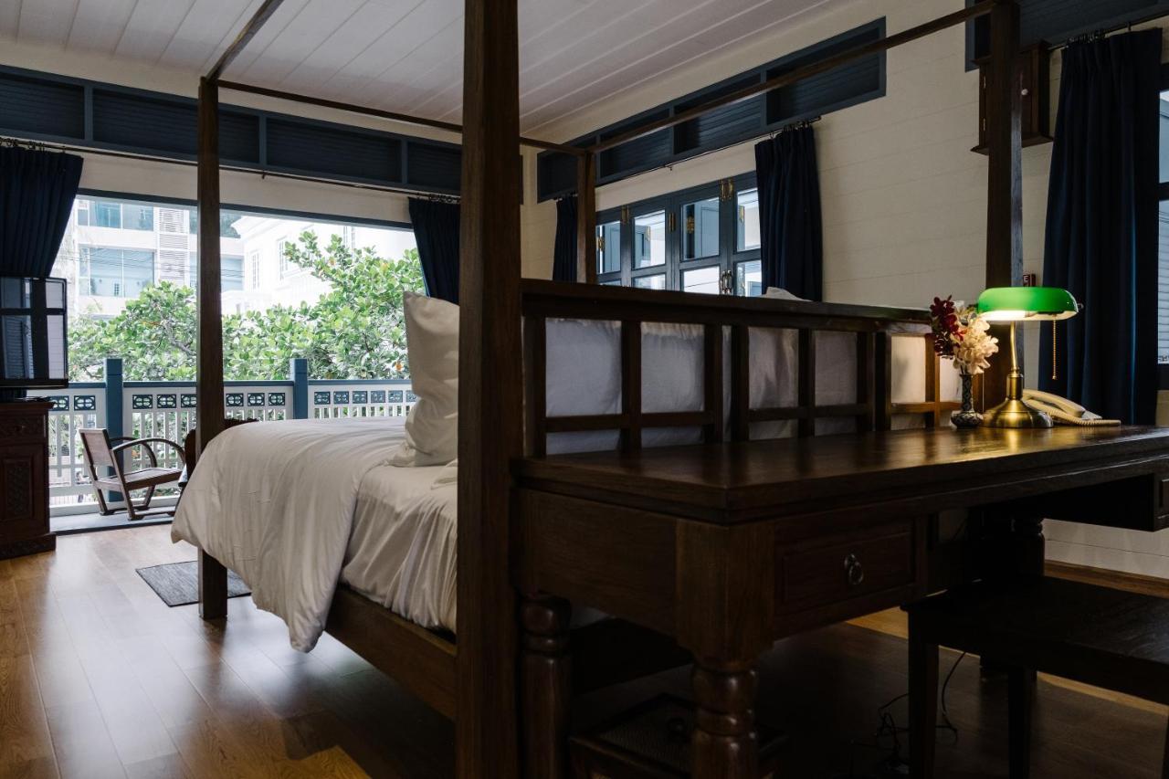 Hotel Baan Vajra à Bangkok Extérieur photo