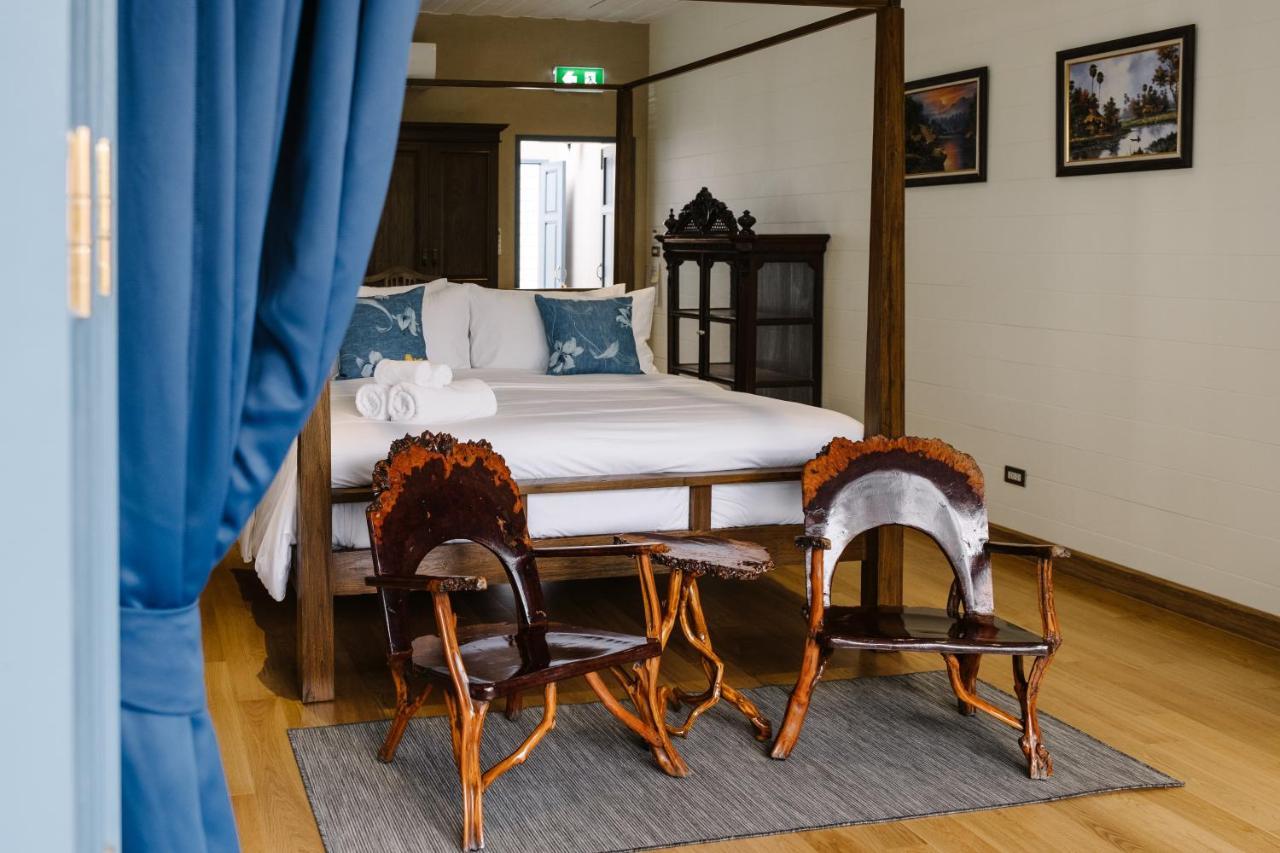 Hotel Baan Vajra à Bangkok Extérieur photo
