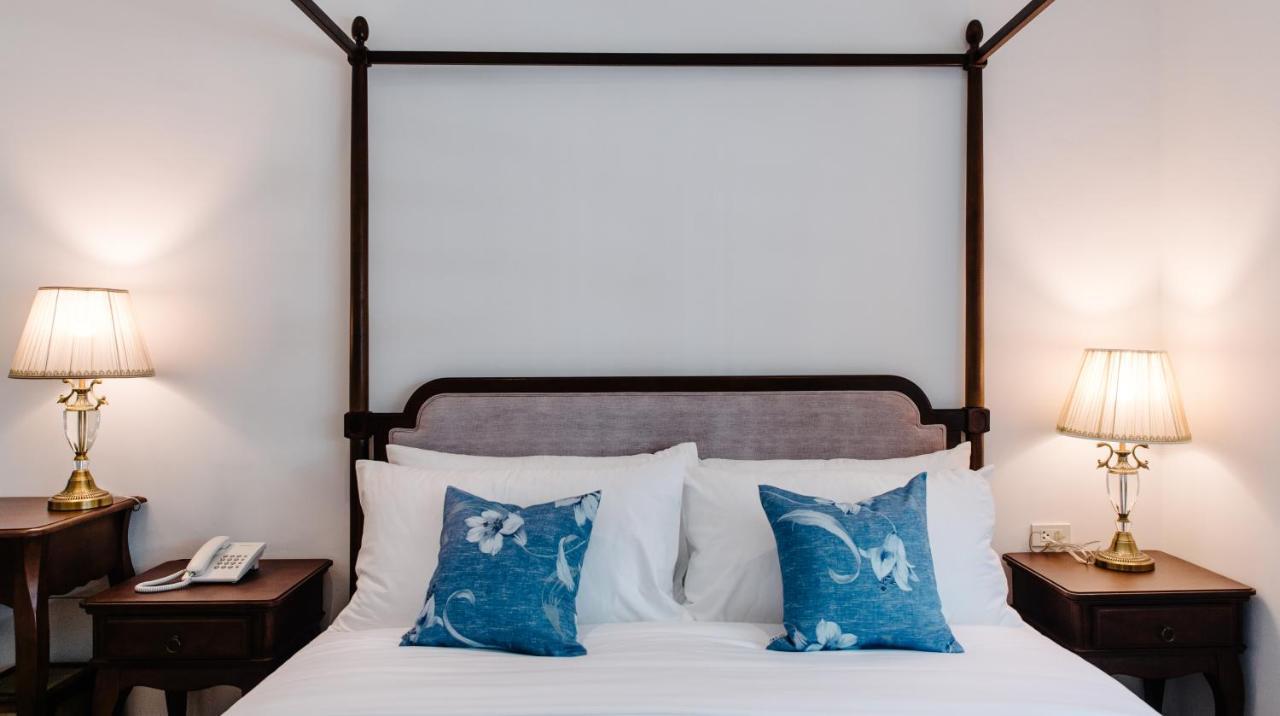 Hotel Baan Vajra à Bangkok Extérieur photo