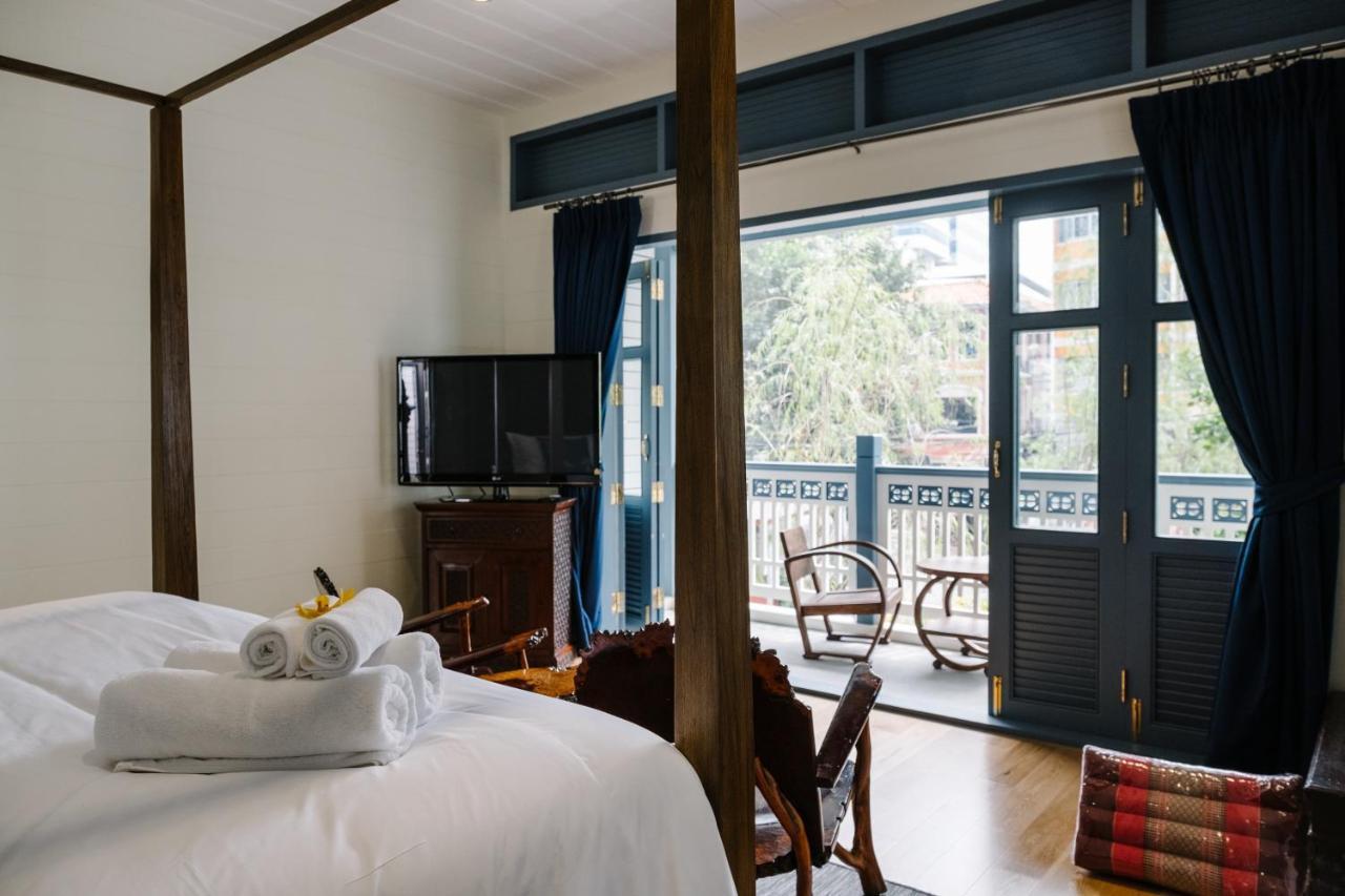 Hotel Baan Vajra à Bangkok Extérieur photo