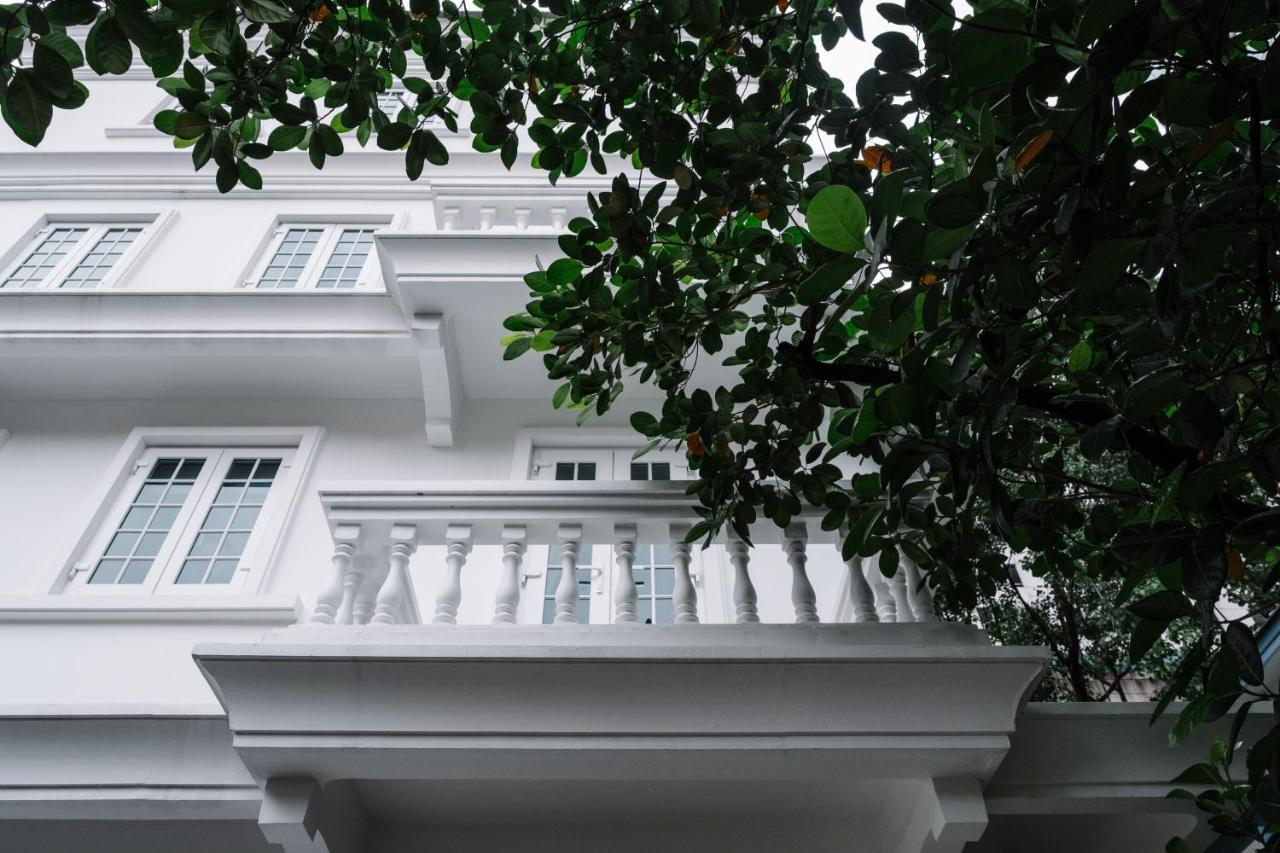 Hotel Baan Vajra à Bangkok Extérieur photo