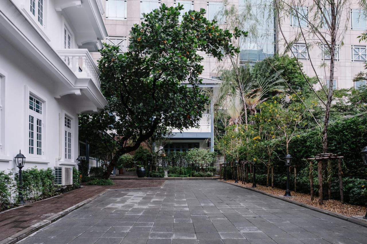 Hotel Baan Vajra à Bangkok Extérieur photo