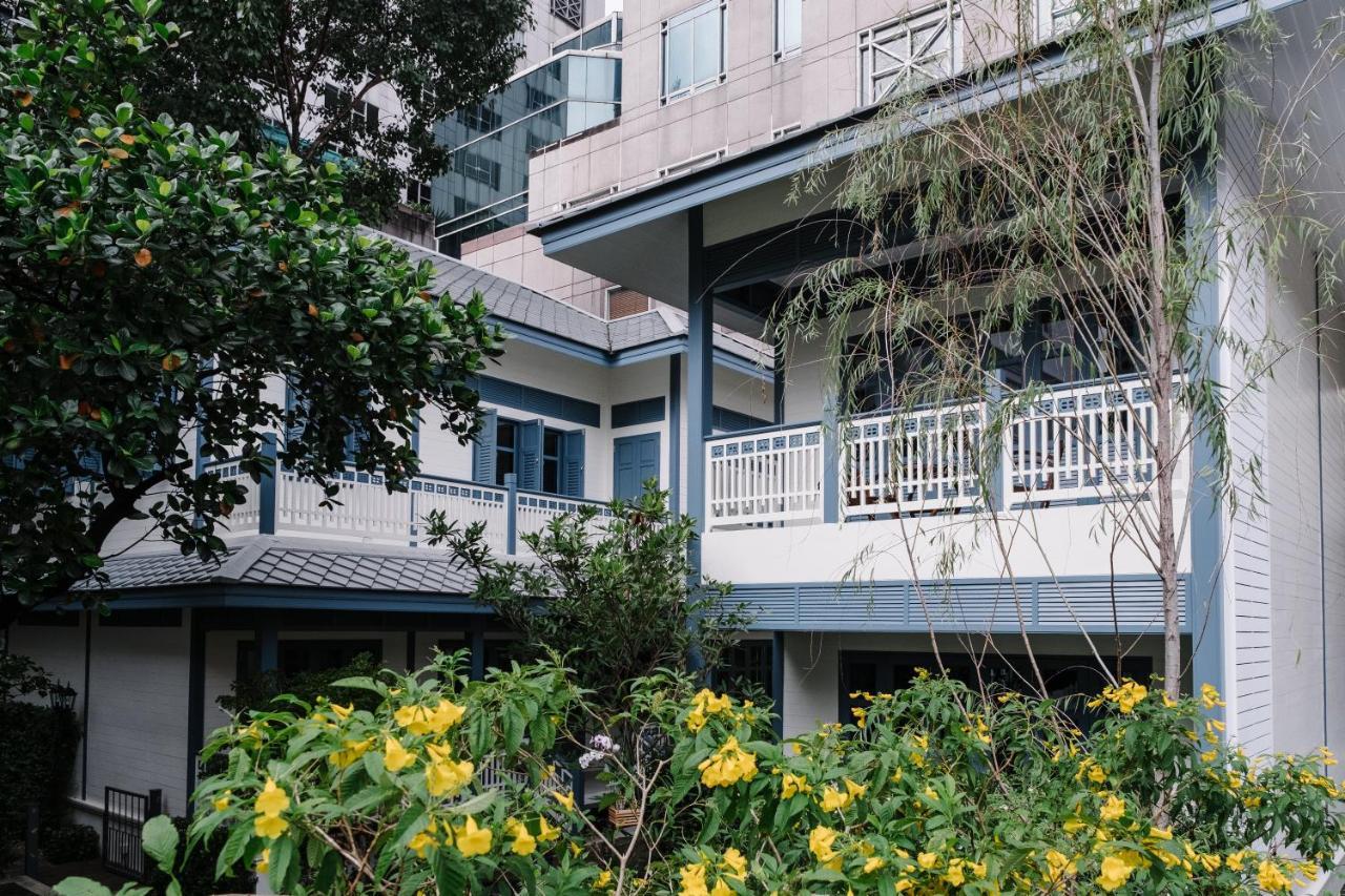 Hotel Baan Vajra à Bangkok Extérieur photo