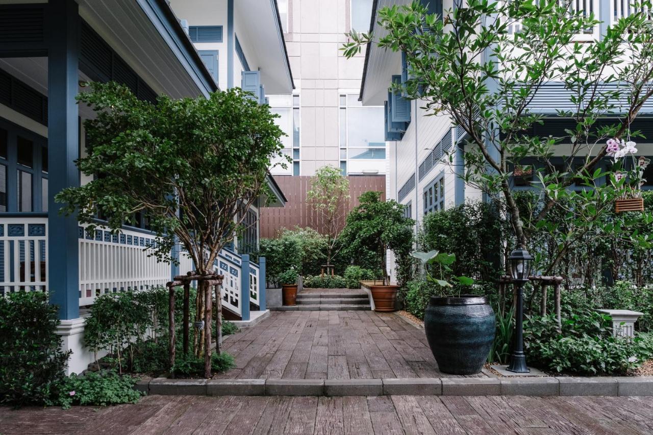 Hotel Baan Vajra à Bangkok Extérieur photo