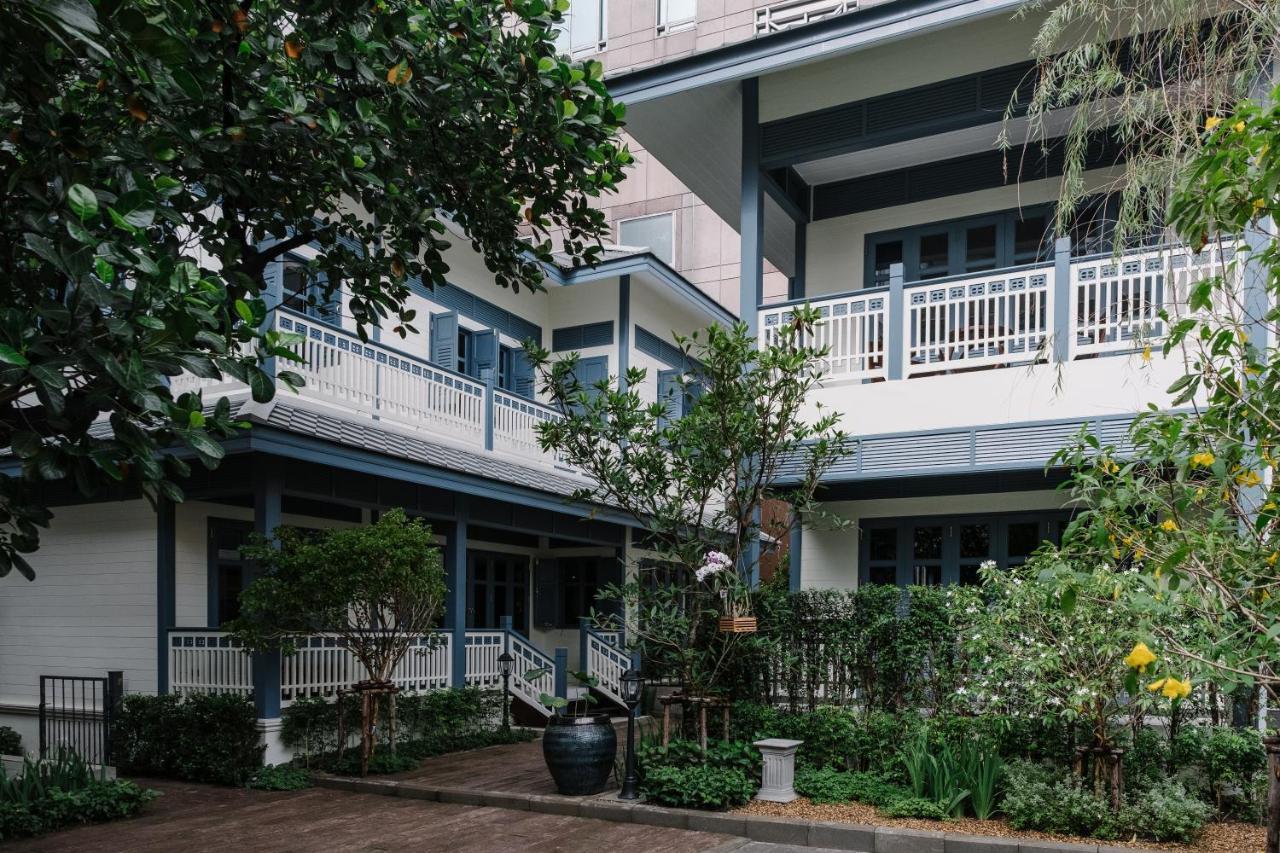Hotel Baan Vajra à Bangkok Extérieur photo