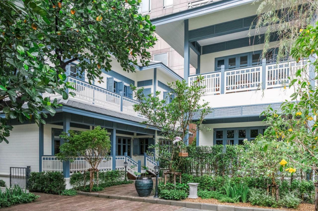 Hotel Baan Vajra à Bangkok Extérieur photo